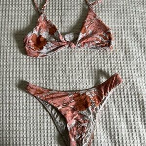 Reversible bikini bottoms